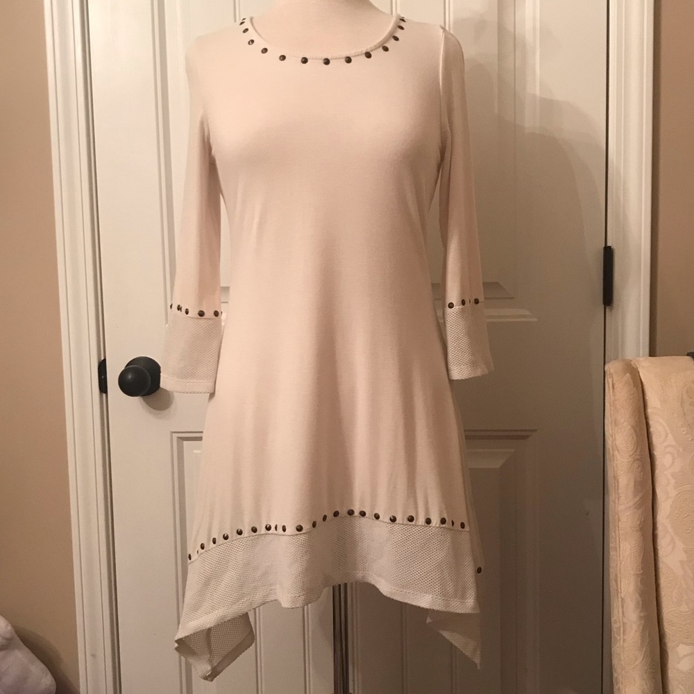 Sioni Apparel Group white tunic